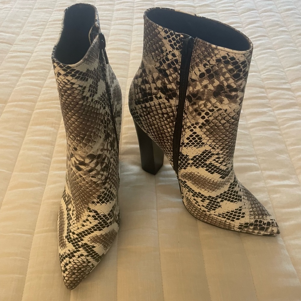 Shoe Republica Ankle boots, size 7.
